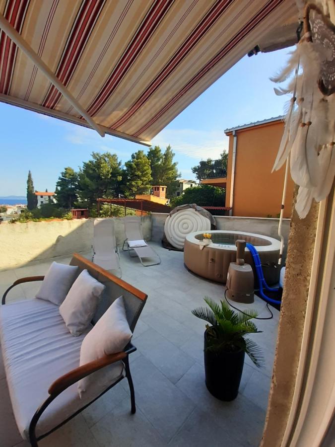 Apartment Lucky With Jacuzzi Trogir Exterior foto