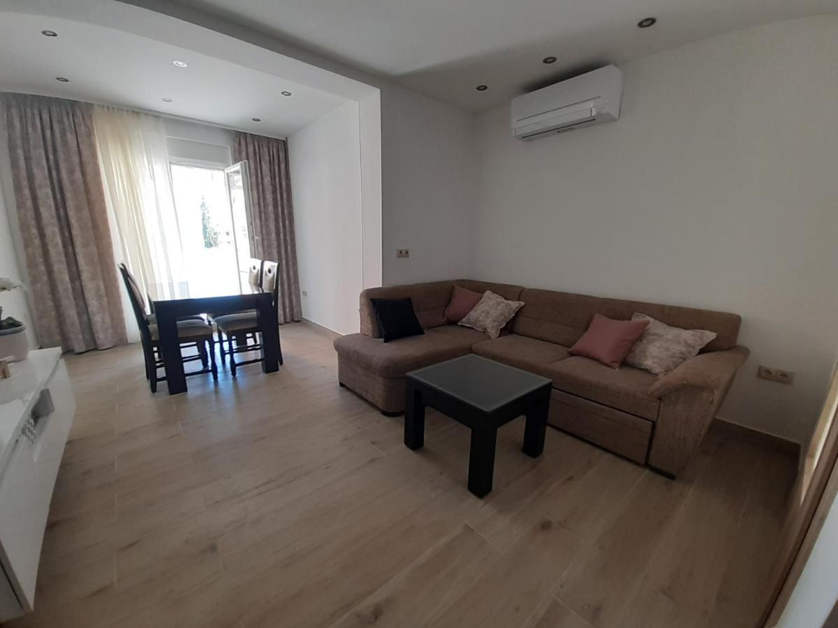Apartment Lucky With Jacuzzi Trogir Exterior foto