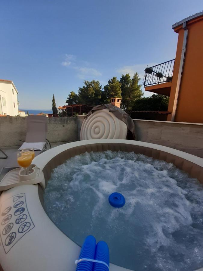 Apartment Lucky With Jacuzzi Trogir Exterior foto