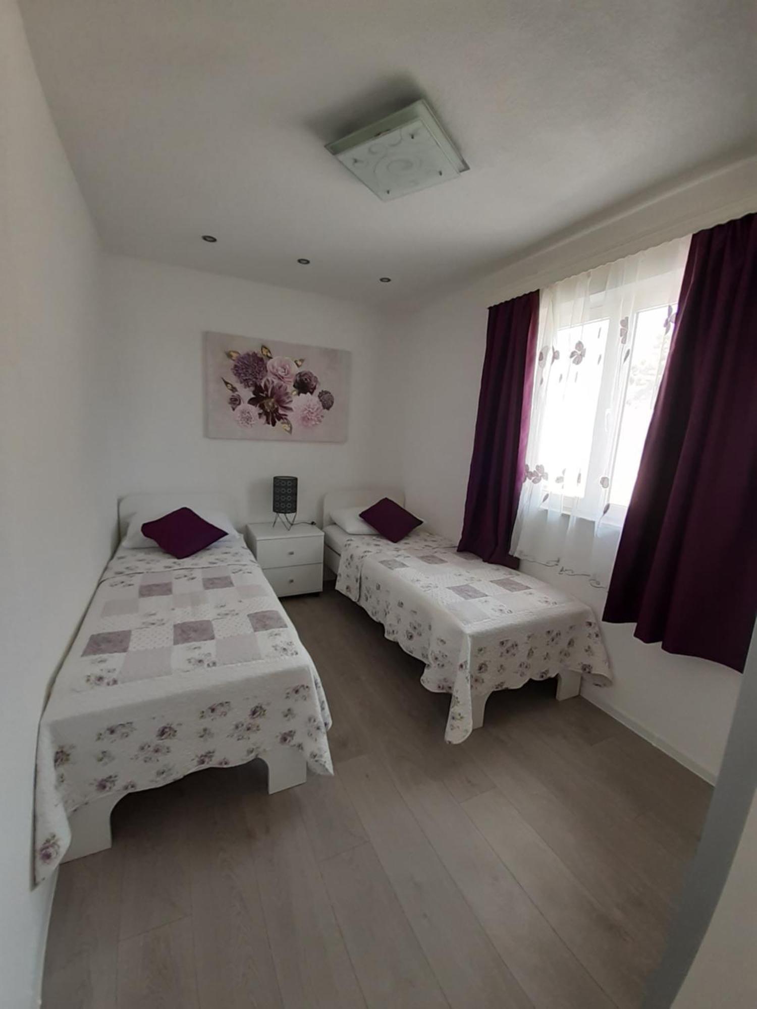 Apartment Lucky With Jacuzzi Trogir Quarto foto