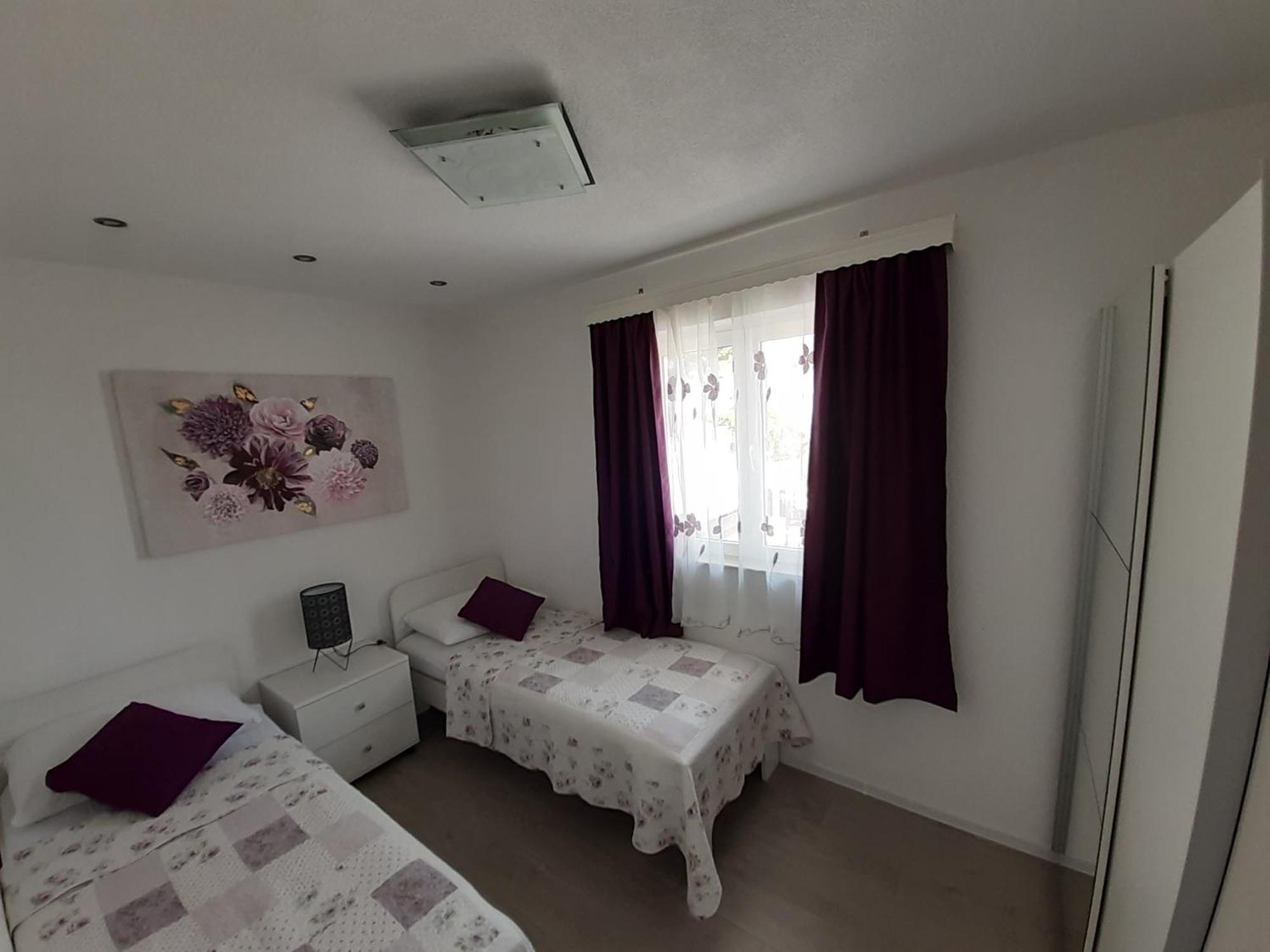 Apartment Lucky With Jacuzzi Trogir Quarto foto