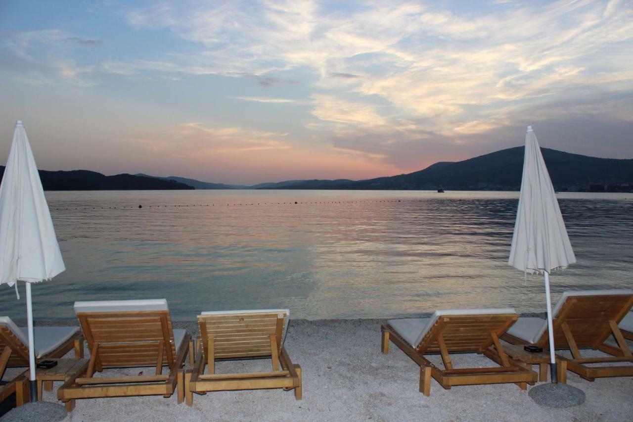 Apartment Lucky With Jacuzzi Trogir Exterior foto