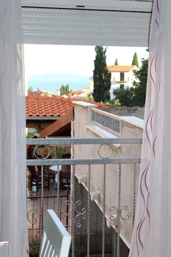 Apartment Lucky With Jacuzzi Trogir Exterior foto