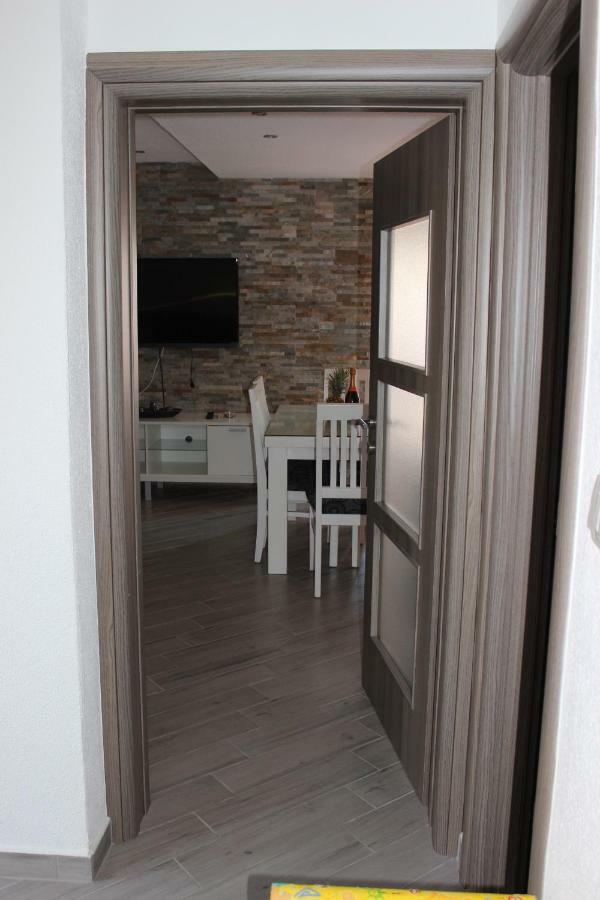 Apartment Lucky With Jacuzzi Trogir Exterior foto