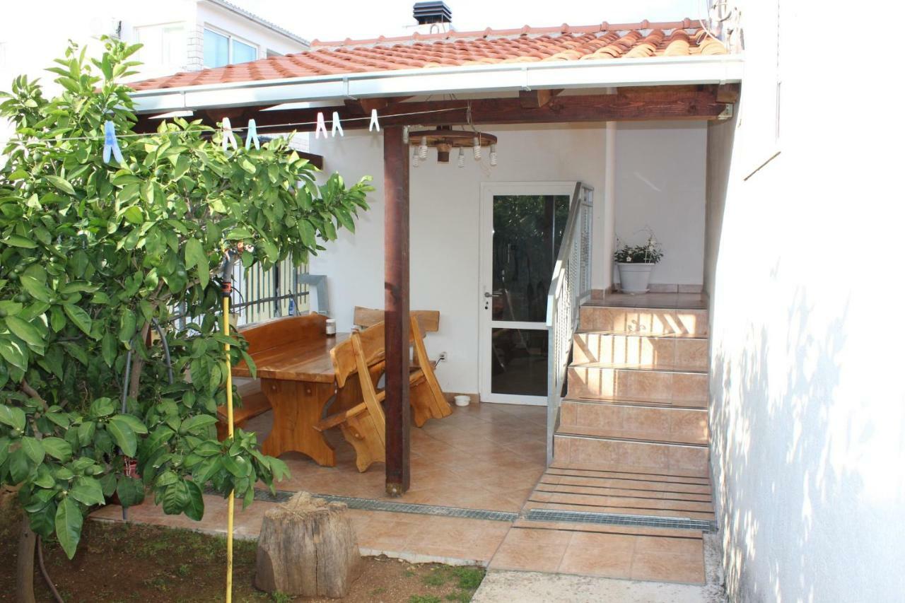 Apartment Lucky With Jacuzzi Trogir Exterior foto