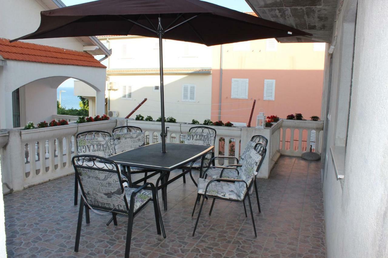 Apartment Lucky With Jacuzzi Trogir Exterior foto
