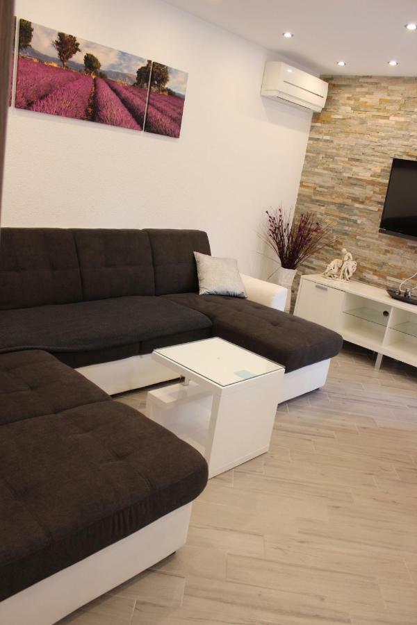 Apartment Lucky With Jacuzzi Trogir Exterior foto